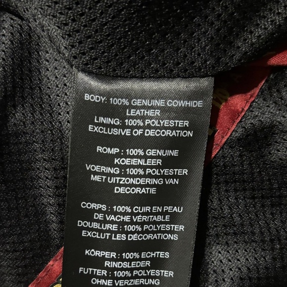 Harley Davidson 120th Anniversary Nostalgia
Triple Vent Women's Leather Jacket - Picture 8 of 15